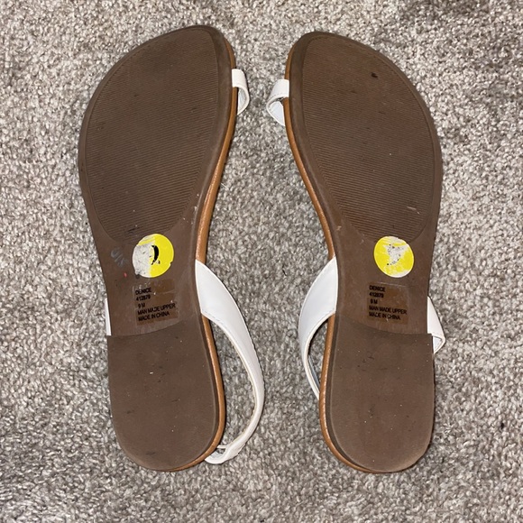 Rampage, size 9, white two-ring flat sandals - Picture 3 of 3